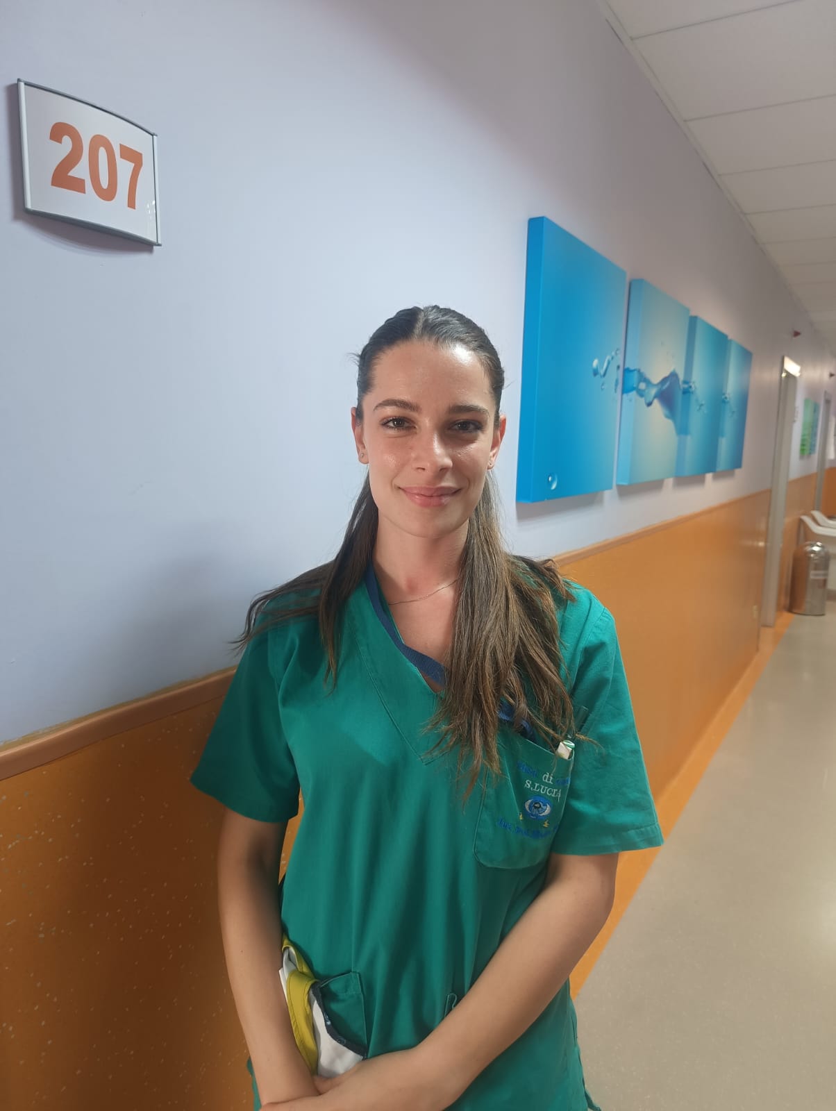 Elvira, Infermiera Professionale